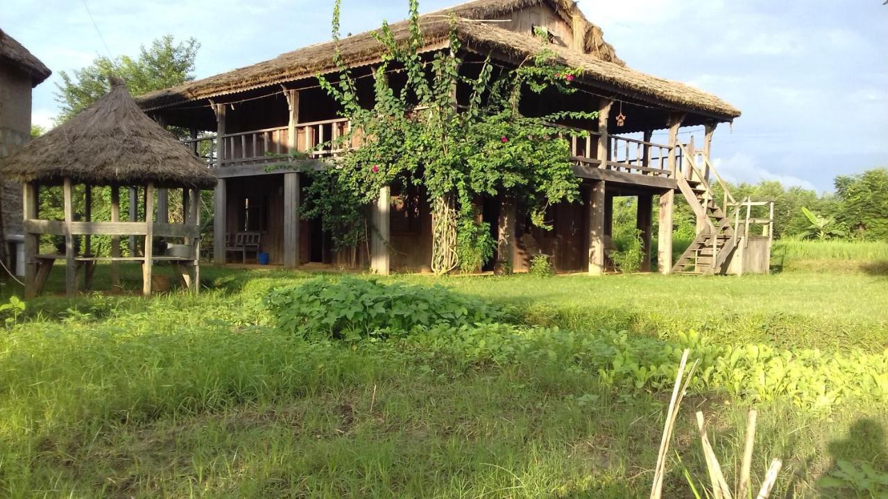 Shanta Ghar A Rustic Guesthouse Chitwan Exterior foto