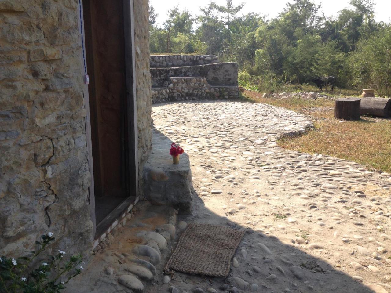 Shanta Ghar A Rustic Guesthouse Chitwan Exterior foto