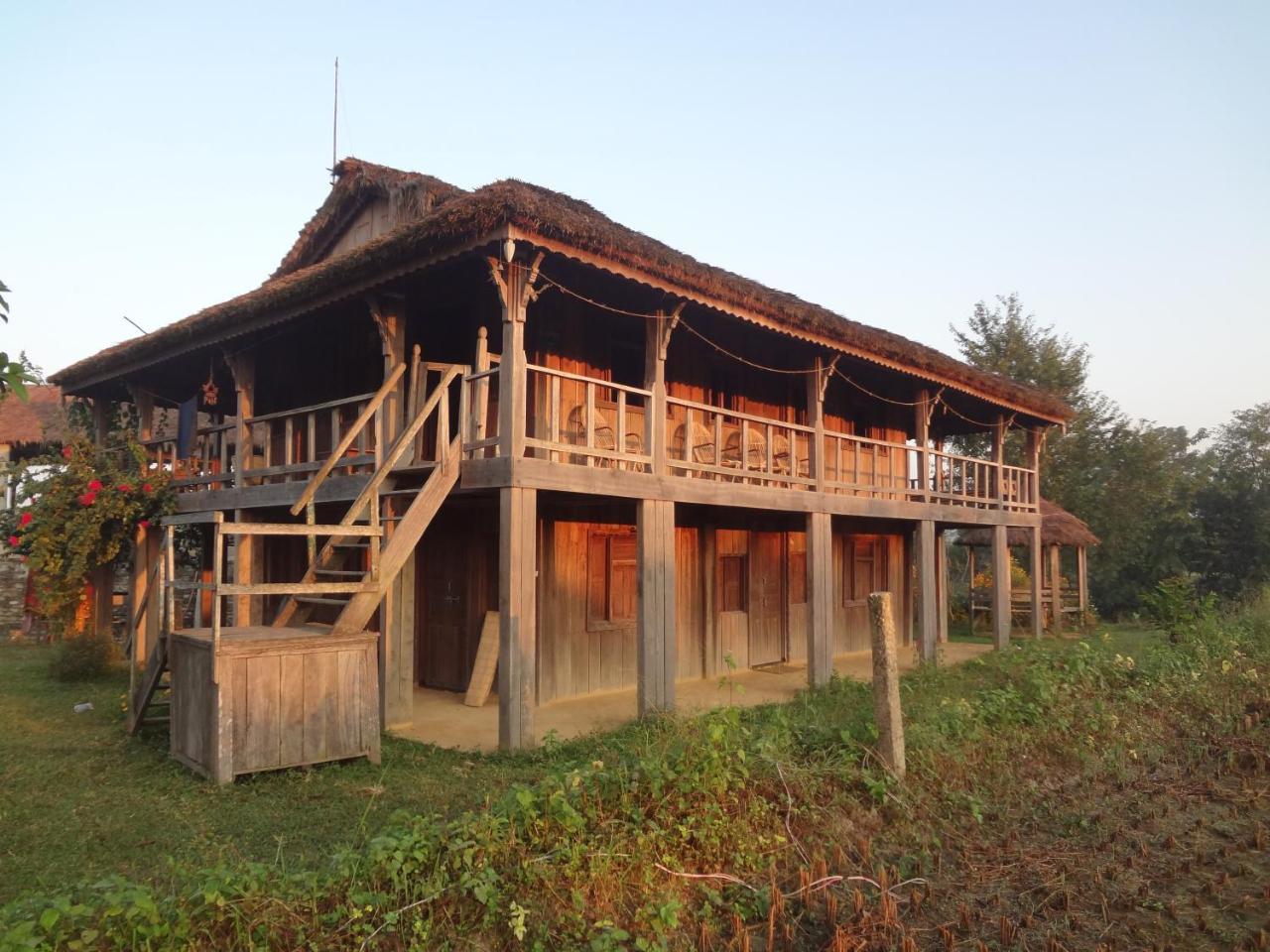 Shanta Ghar A Rustic Guesthouse Chitwan Exterior foto
