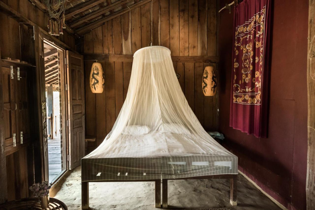 Shanta Ghar A Rustic Guesthouse Chitwan Exterior foto